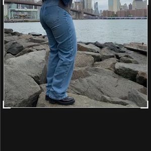 Only used once. Hugs curves and is really confortable